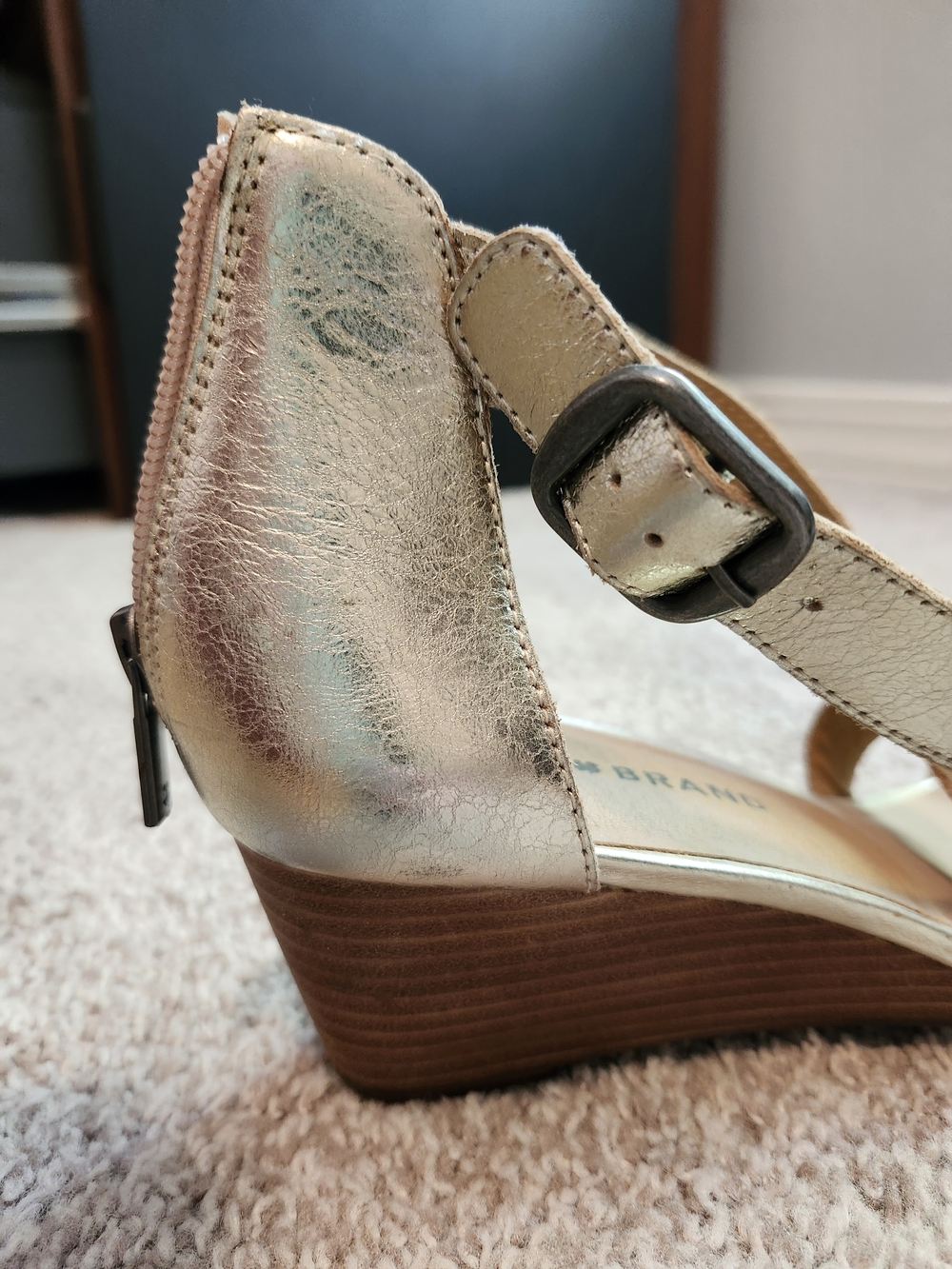Lucky Brand Metallic Gold Crisscross Strap Wedge Sandals - Picture 3 of 8